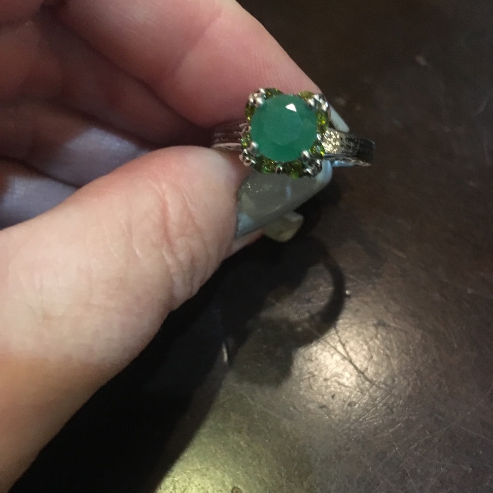 Beautiful Ring Green Stones